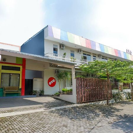 New Mira Hotel Semarang Exterior photo