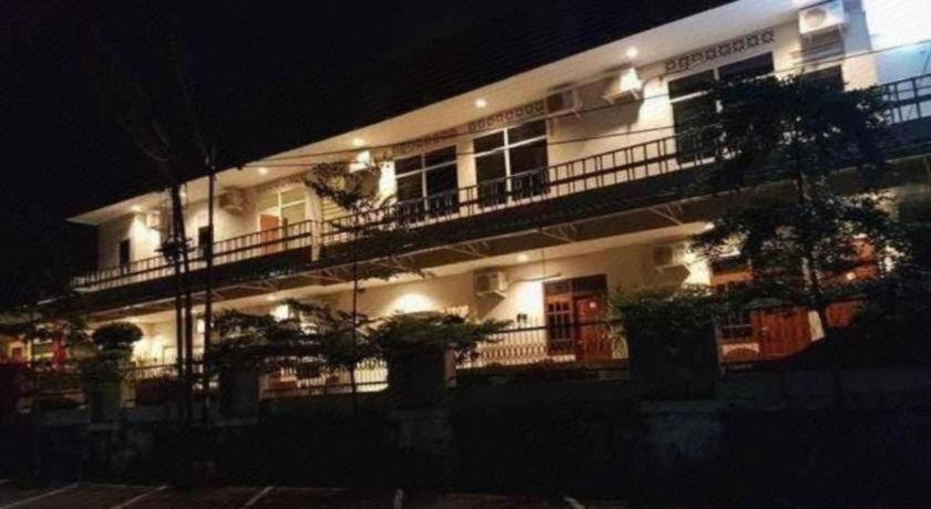 New Mira Hotel Semarang Exterior photo