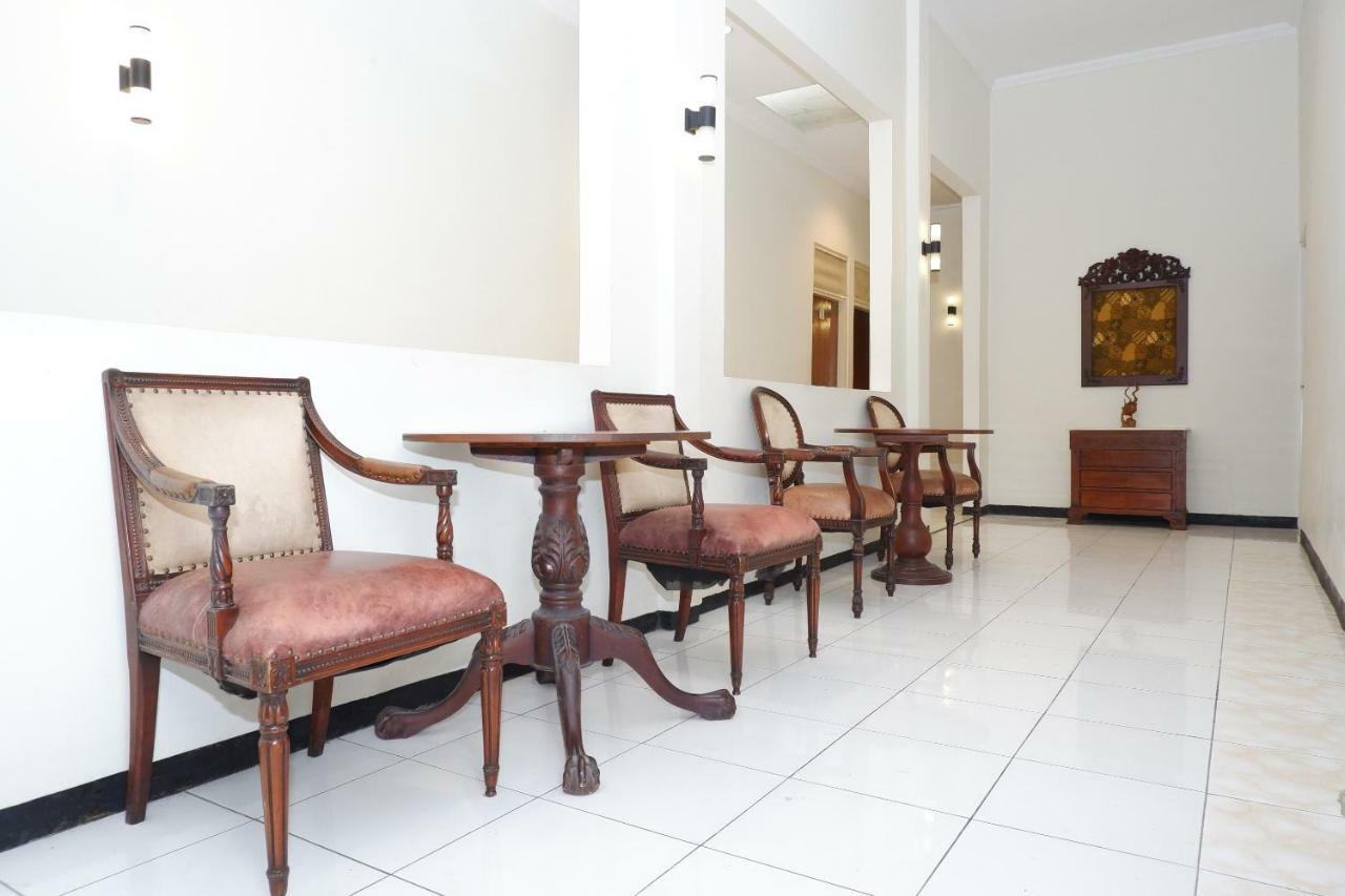 New Mira Hotel Semarang Exterior photo