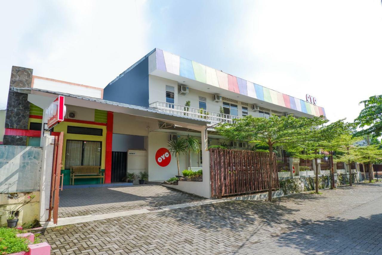 New Mira Hotel Semarang Exterior photo