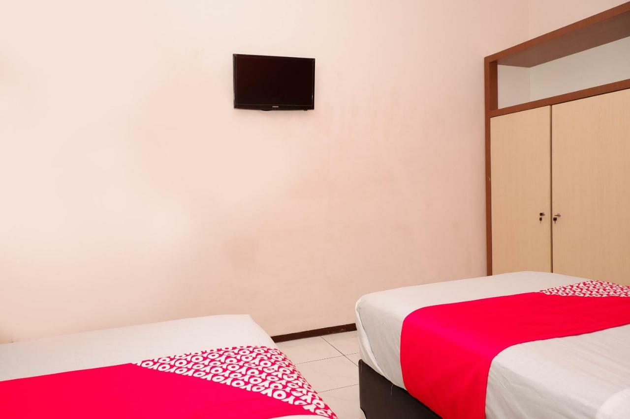 New Mira Hotel Semarang Exterior photo