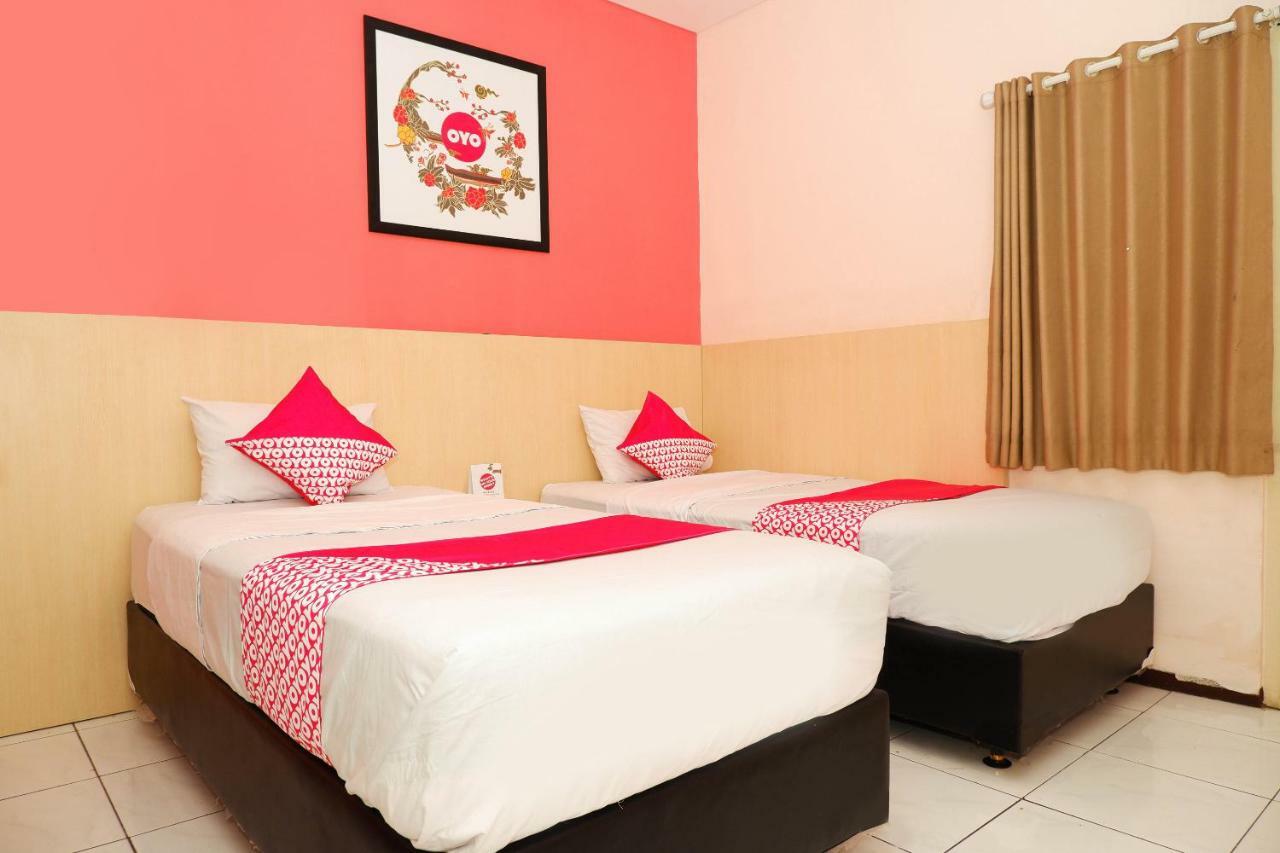 New Mira Hotel Semarang Exterior photo