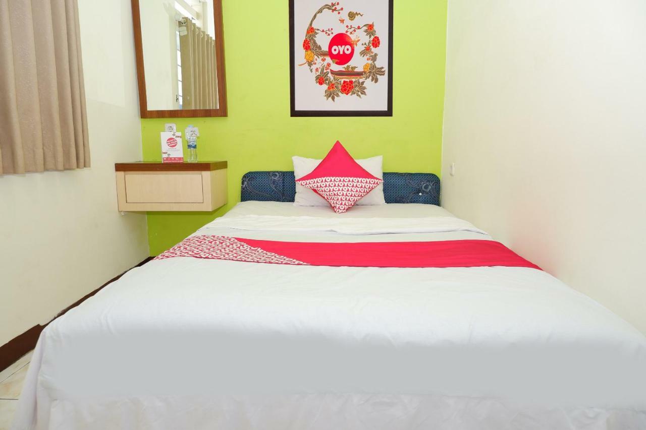 New Mira Hotel Semarang Exterior photo