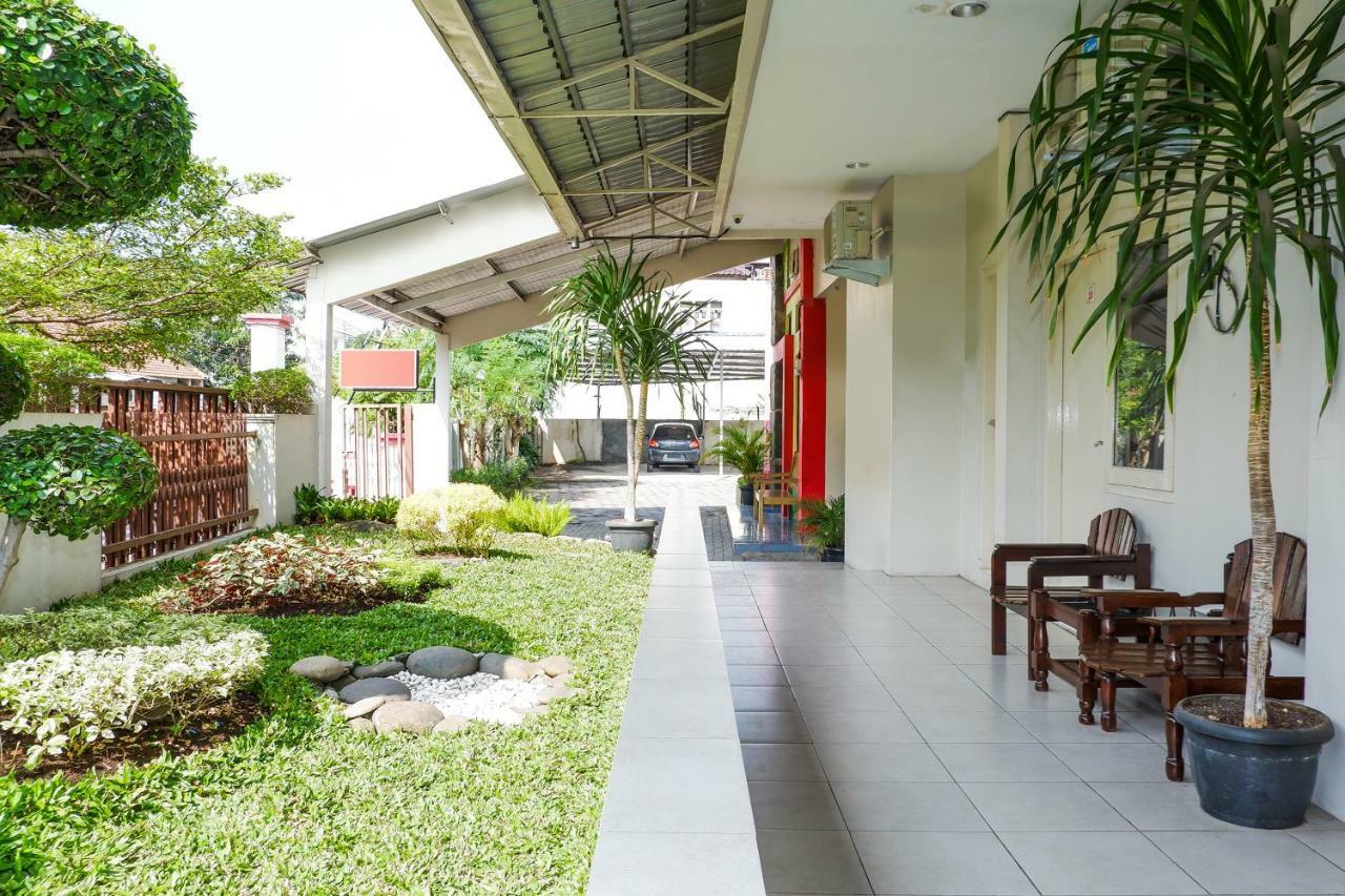 New Mira Hotel Semarang Exterior photo